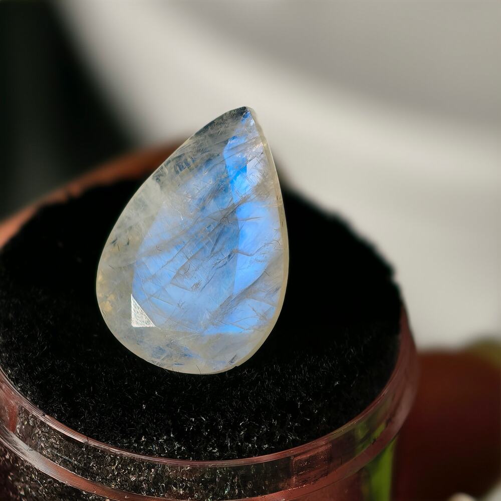 6.40ct Rainbow Moonstone Gemstone, India, Pear Cut
